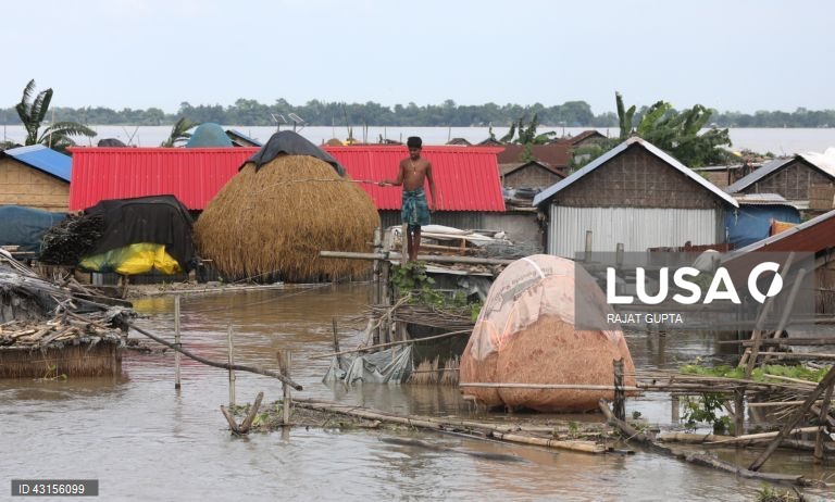 Índia: Cheias no Rio Bramaputra