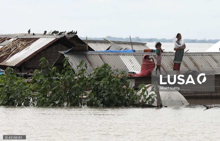 Índia: Cheias no Rio Bramaputra