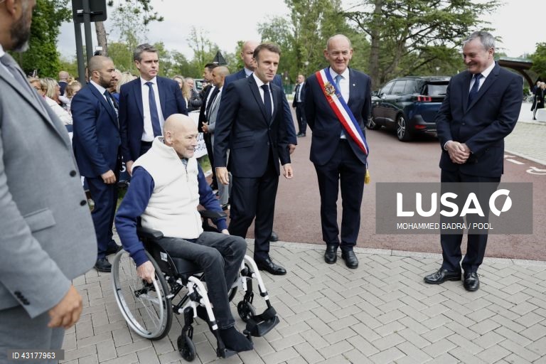 Um ambiente de festa instalou-se entre apoiantes da NFP em Paris, que celebraram as primeiras projeções de vitória da aliança de esquerda na segunda volta das legislativas francesas e não pararam mais de festejar, com música e muita cerveja.