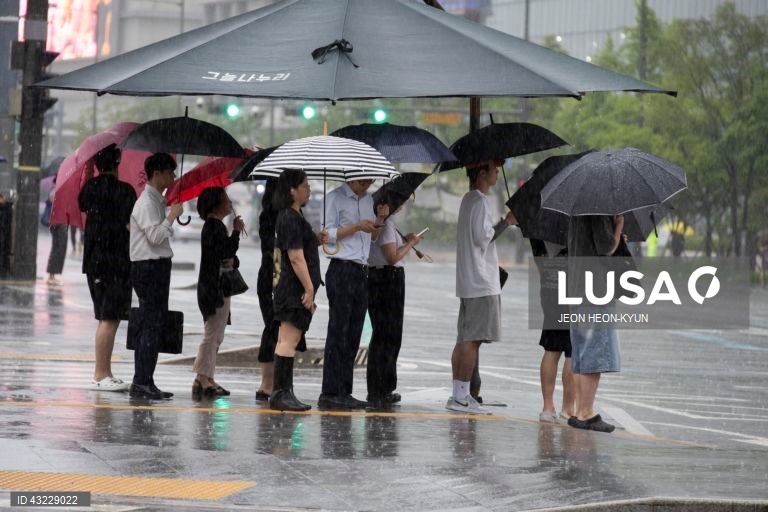 Coreia do Sul: Chuva forte em Seul