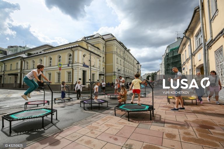 Festival de verão nas ruas de Moscovo.