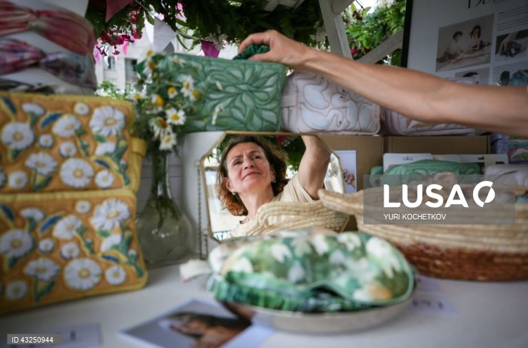 Festival de verão nas ruas de Moscovo.