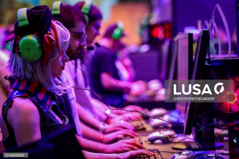 Feira de jogos de computador e vídeo Gamescom em Colónia