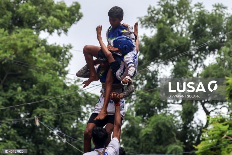 Índia: festival hindu Janmashtami em Bombaim