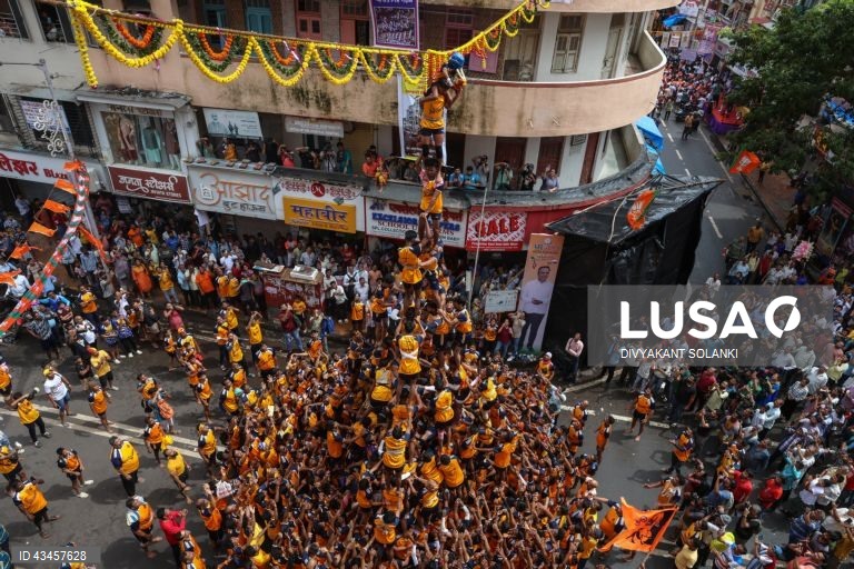 Índia: festival hindu Janmashtami em Bombaim
