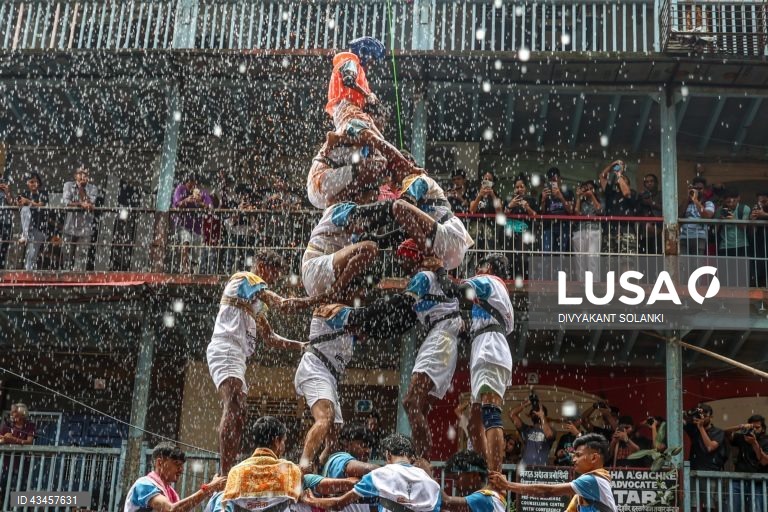 Índia: festival hindu Janmashtami em Bombaim