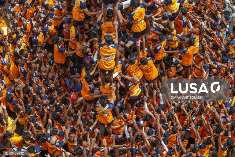 Índia: festival hindu Janmashtami em Bombaim