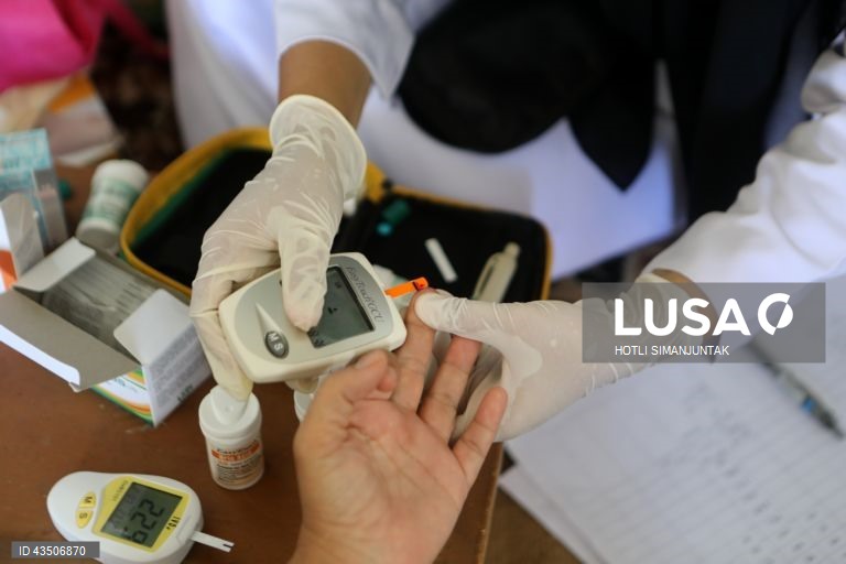 Indonésia: campanha de cuidados de saúde aos idosos em Banda Aceh