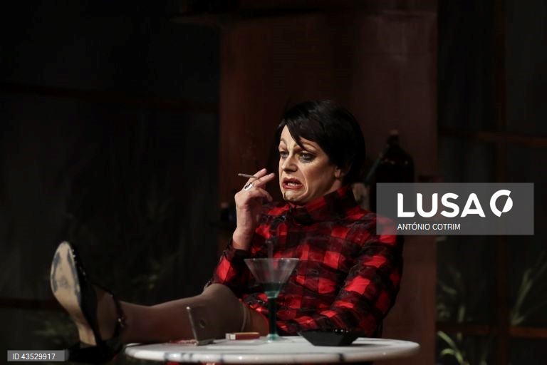 Teatro: Ensaio de imprensa do espetáculo “Monóculo, Retrato de S. Von Harden”