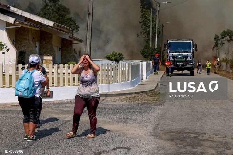 Durante o dia de hoje, a Autoridade Nacional de Emergência e Proteção Civil (ANEPC) registou mais de 120 fogos, que chegaram a ser combatidos por mais de 5.000 operacionais, apoiados por 1.500 viaturas e 39 meios aéreos, dois deles vindos de Espanha. 