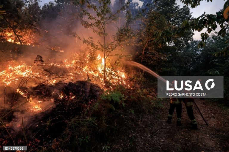 Durante o dia de hoje, a Autoridade Nacional de Emergência e Proteção Civil (ANEPC) registou mais de 120 fogos, que chegaram a ser combatidos por mais de 5.000 operacionais, apoiados por 1.500 viaturas e 39 meios aéreos, dois deles vindos de Espanha. 