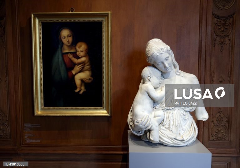 Itália: Exposição de esculturas de Lorenzo Bartolini em Milão