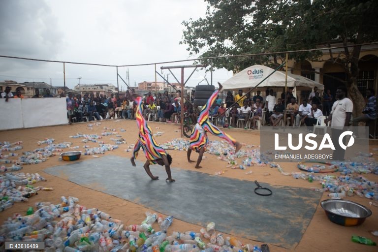 Nigéria: Festa dos bairros de lata em Oworonshoki