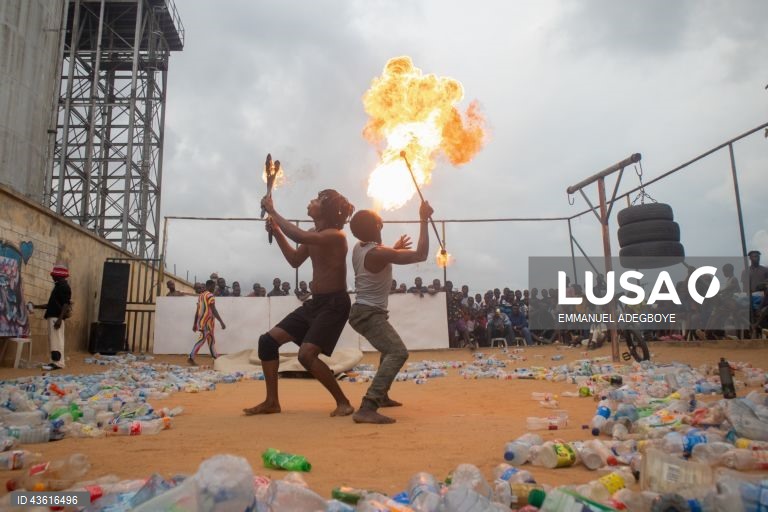 Nigéria: Festa dos bairros de lata em Oworonshoki