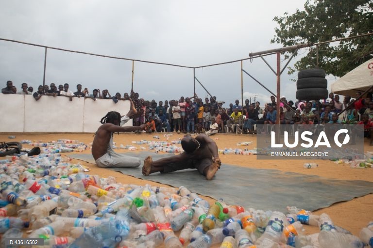 Nigéria: Festa dos bairros de lata em Oworonshoki