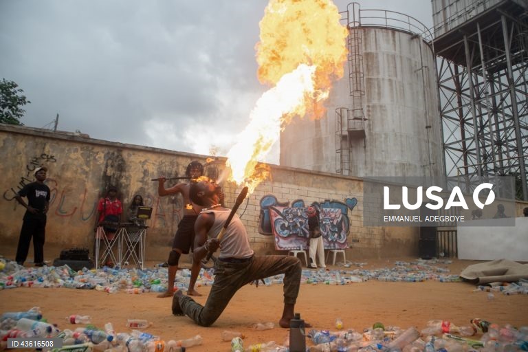Nigéria: Festa dos bairros de lata em Oworonshoki