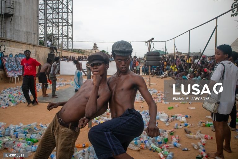 Nigéria: Festa dos bairros de lata em Oworonshoki