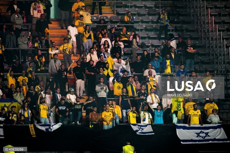 Dois golos de Bruma na reta final permitiram ao Sporting de Braga vencer com reviravolta o Maccabi Telavive por 2-1, em jogo da primeira jornada da Liga Europa de futebol.