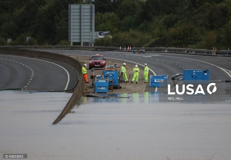 Alertas de inundações na sequência de chuvas fortes em Inglaterra