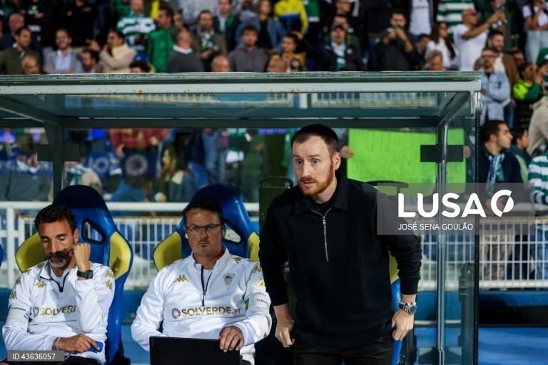 O Sporting venceu hoje por 3-0 na visita ao Estoril Praia, na abertura da sétima jornada da I Liga portuguesa de futebol, e continua a somar triunfos em todos os jogos disputados no campeonato.