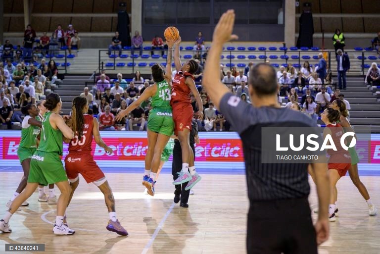 Supertaça feminina de basquetebol: Benfica vence o Gdessa Barreiro e conquista o troféu