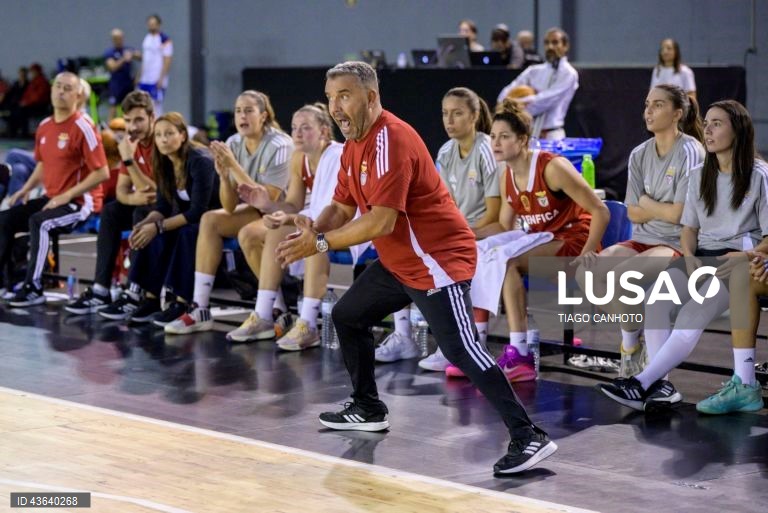 Supertaça feminina de basquetebol: Benfica vence o Gdessa Barreiro e conquista o troféu