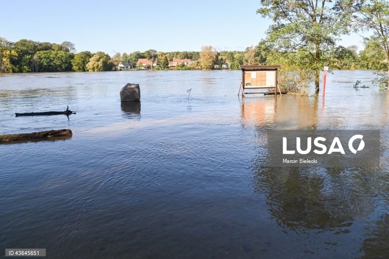 Polónia: Subida dos niveis da água do Rio Oder