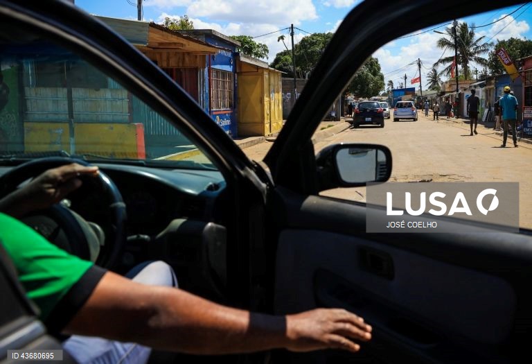 Bairro da Mafalala, Maputo, 05 de outubro de 2024. Alguns dos moradores do histórico bairro da Mafalala, na capital moçambicana, lamentam as promessas de desenvolvimento por cumprir e o combate que está por fazer ao desemprego e ao tráfico e consumo de droga. Hoje cumpre-se o último dia da campanha eleitoral das eleições gerais agendadas para quarta-feira. (ACOMPANHA TEXTO DO DIA 06 DE OUTUBRO DE 2024). JOSÉ COELHO/LUSA
