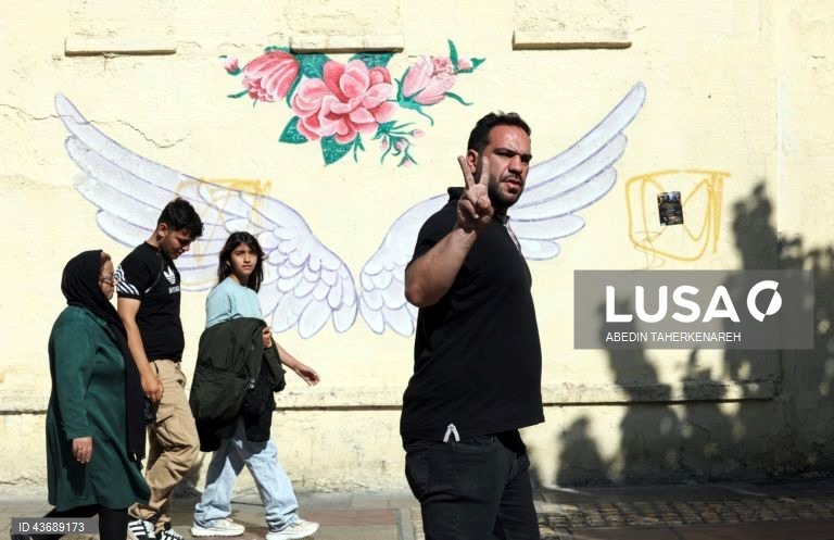 Quotidiano em Teerão no meio de tensões crescentes com Israel