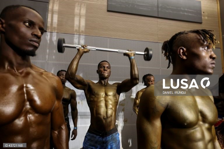 Quénia: Concurso de culturismo em Nairobi
