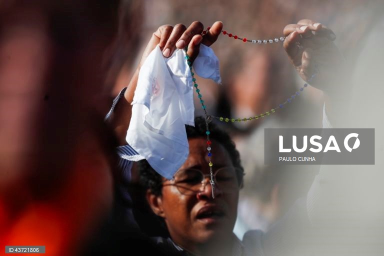 Peregrinação internacional aniversária de 13 de outubro ao Santuário de Fátima