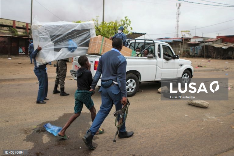 Police recover stolen goods after protesters looted a supermarket in central Maputo, during a strike called by the Optimist Party for the Development of Mozambique (Podemos) in Maputo, Mozambique, 07 November 2024. According to the Constitutional Council, the Optimist Party for the Development of Mozambique (Podemos) came in second with 20 percent of the votes in the general election, that was held on 09 October 2024. The election results, announced on 24 October 2024 by the Constitutional...