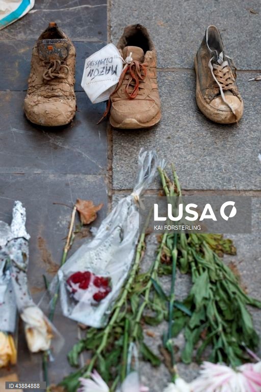 Espanha: Manifestações contra as autoridades depois das inundações de Valência