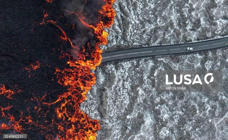 Islândia: Erupção vulcânica na Península de Reykjanes