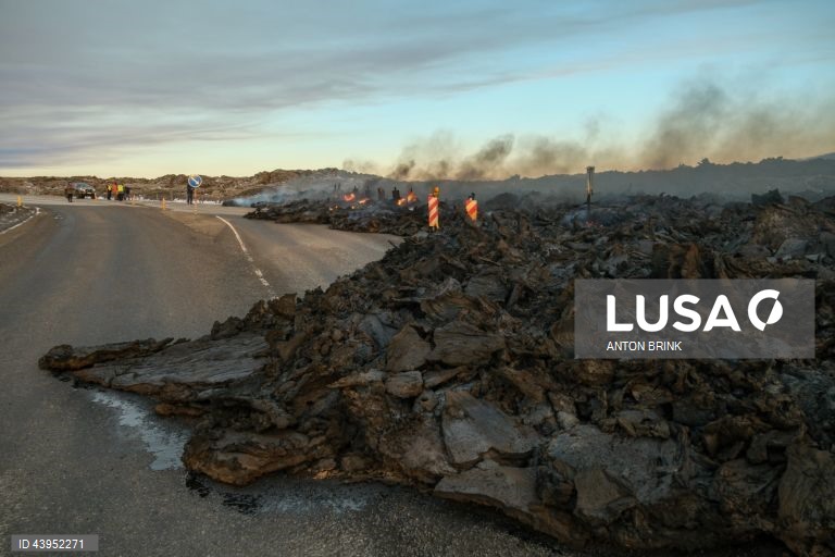 Islândia: Erupção vulcânica na Península de Reykjanes