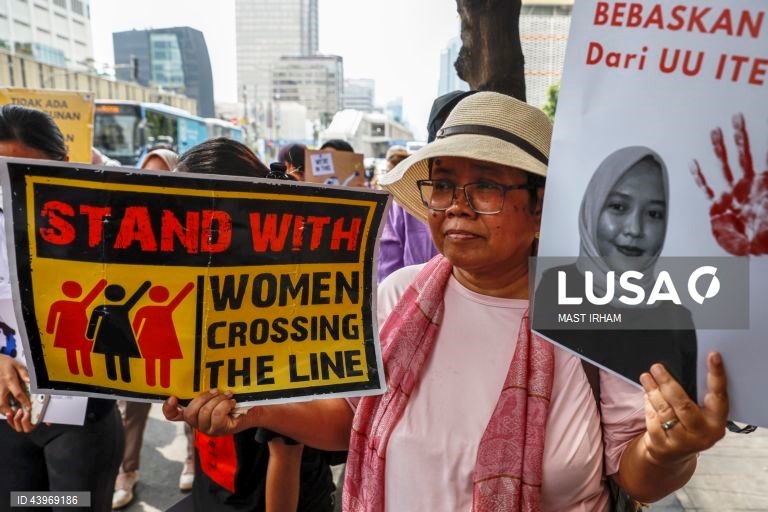 Indonésia: Manifestação em Jacarta contra a violência sobre as mulheres