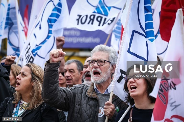 CGTP-IN: Concentração em frente à Assembleia da República