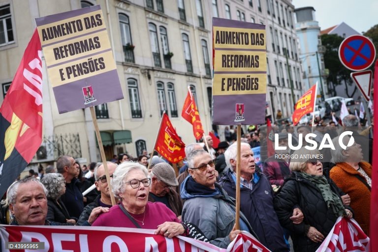 CGTP-IN: Concentração em frente à Assembleia da República