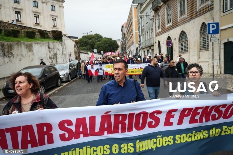 CGTP-IN: Concentração em frente à Assembleia da República