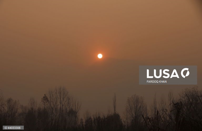 Índia: Tempo frio em Caxemira