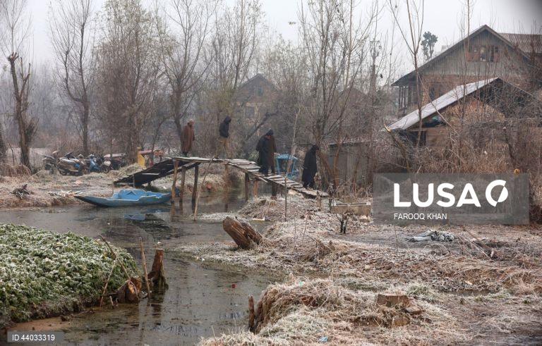 Índia: Tempo frio em Caxemira