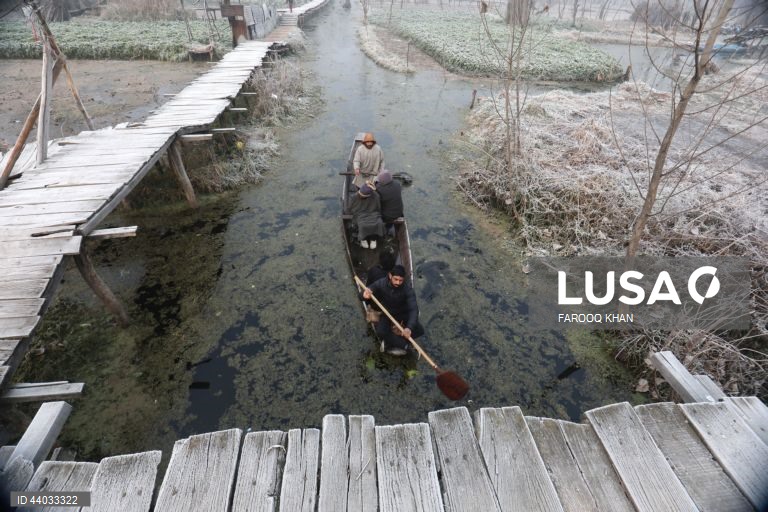 Índia: Tempo frio em Caxemira