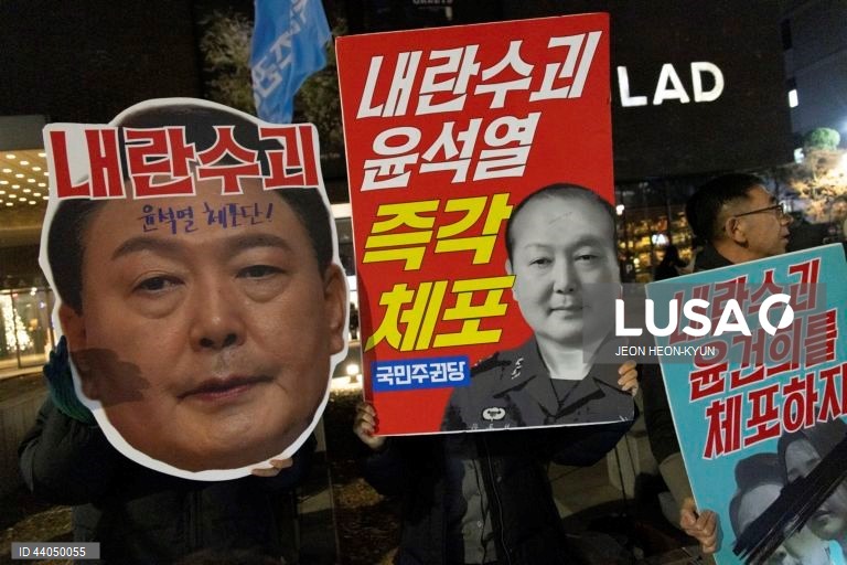 Protesto a favor da destituição do Presidente sul-coreano Yoon