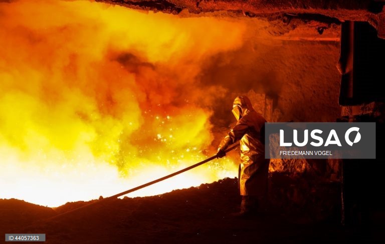 Alemanha: Fábrica de aço da ThyssenKrupp em Duisburg