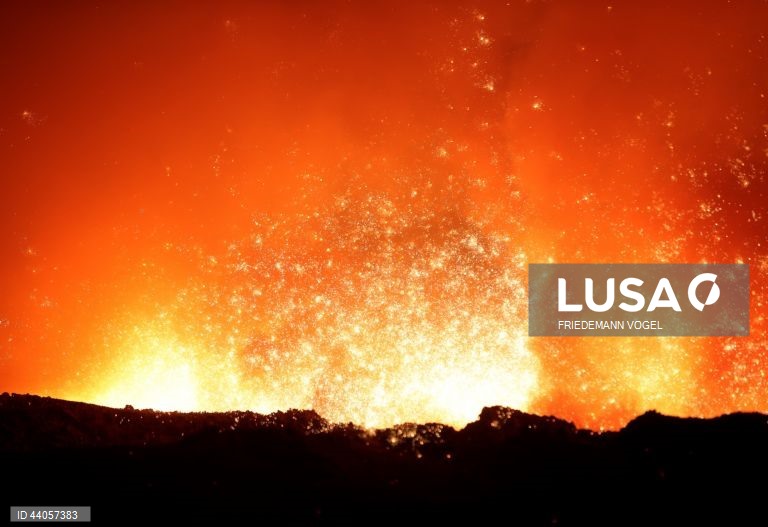 Alemanha: Fábrica de aço da ThyssenKrupp em Duisburg