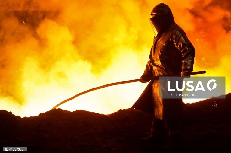 Alemanha: Fábrica de aço da ThyssenKrupp em Duisburg