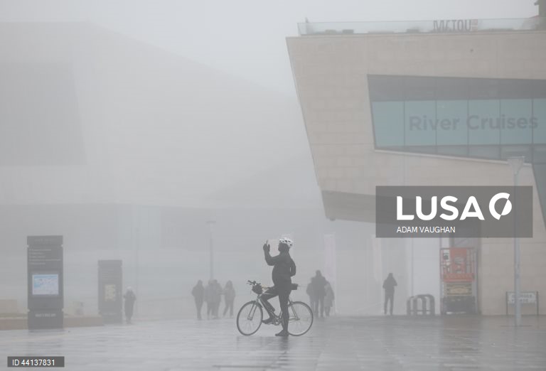Reino Unido: Nevoeiro em Liverpool