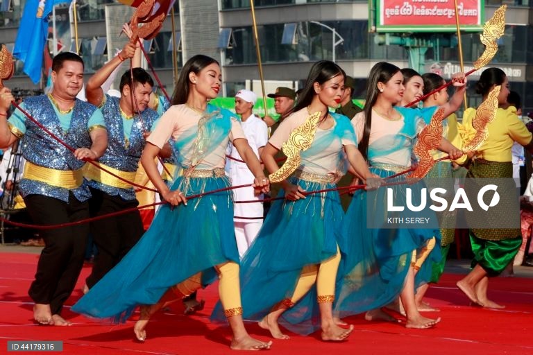 Camboja: Celebrações dos 46 anos do fim do regime khmer vermelho
