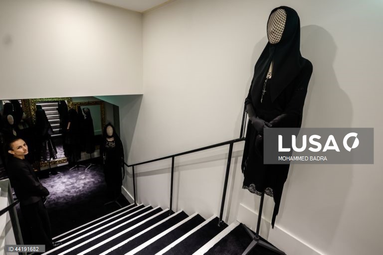 Paris: Inauguração da exposição Dolce & Gabbana no Grand Palais.