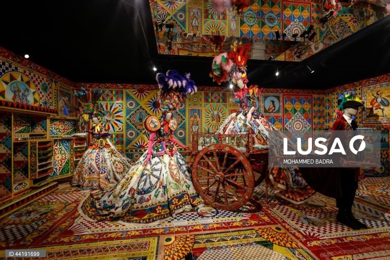 Paris: Inauguração da exposição Dolce & Gabbana no Grand Palais.